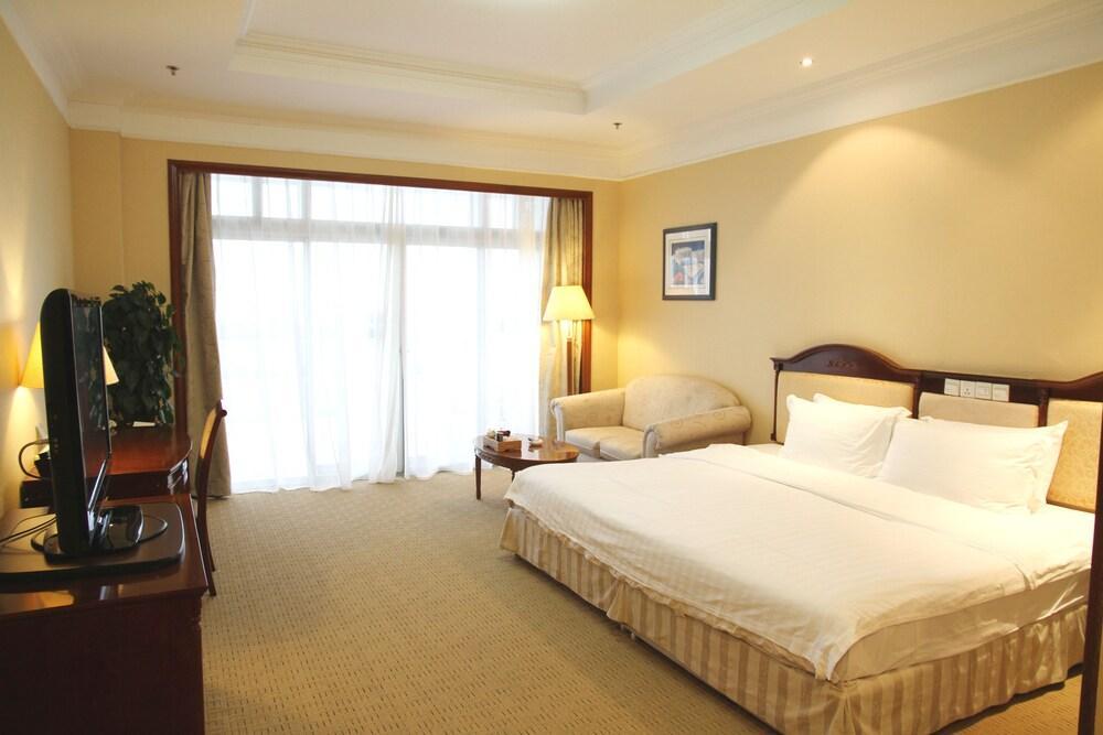 Xiamen International Seaside Hotel -Hotel Corridor Leads To The Stone Exhibition Hall Bagian luar foto