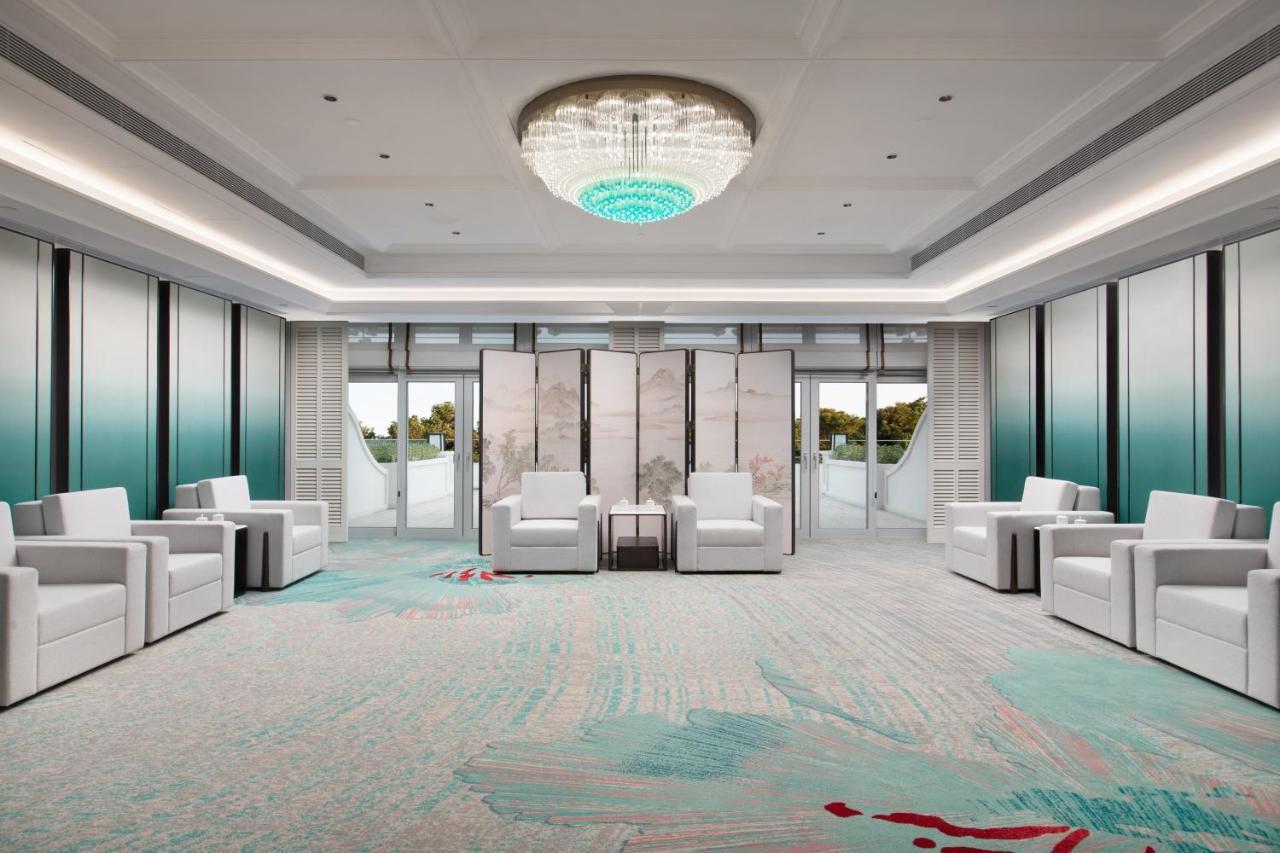 Xiamen International Seaside Hotel -Hotel Corridor Leads To The Stone Exhibition Hall Bagian luar foto