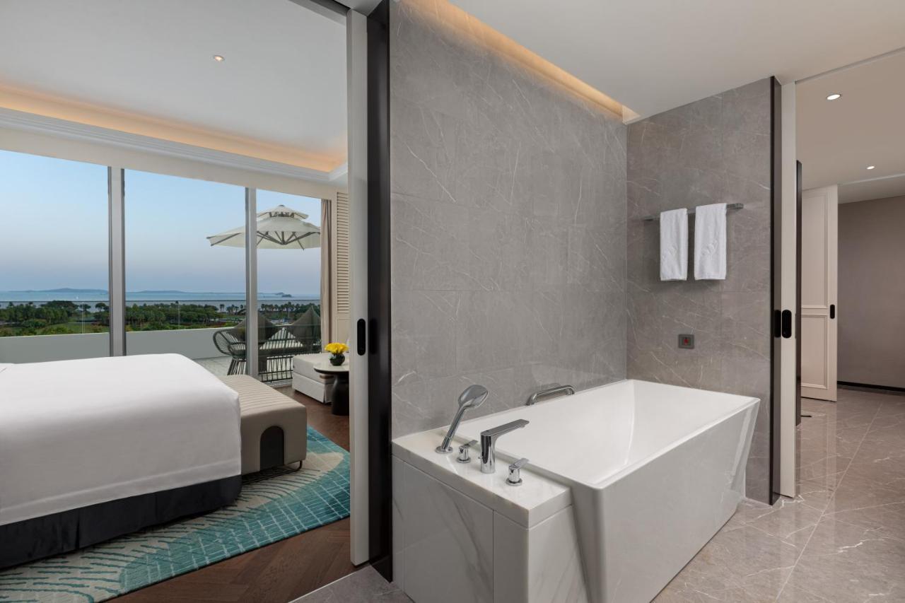 Xiamen International Seaside Hotel -Hotel Corridor Leads To The Stone Exhibition Hall Bagian luar foto