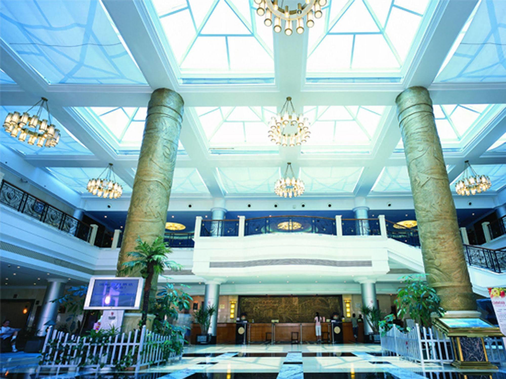 Xiamen International Seaside Hotel -Hotel Corridor Leads To The Stone Exhibition Hall Bagian luar foto