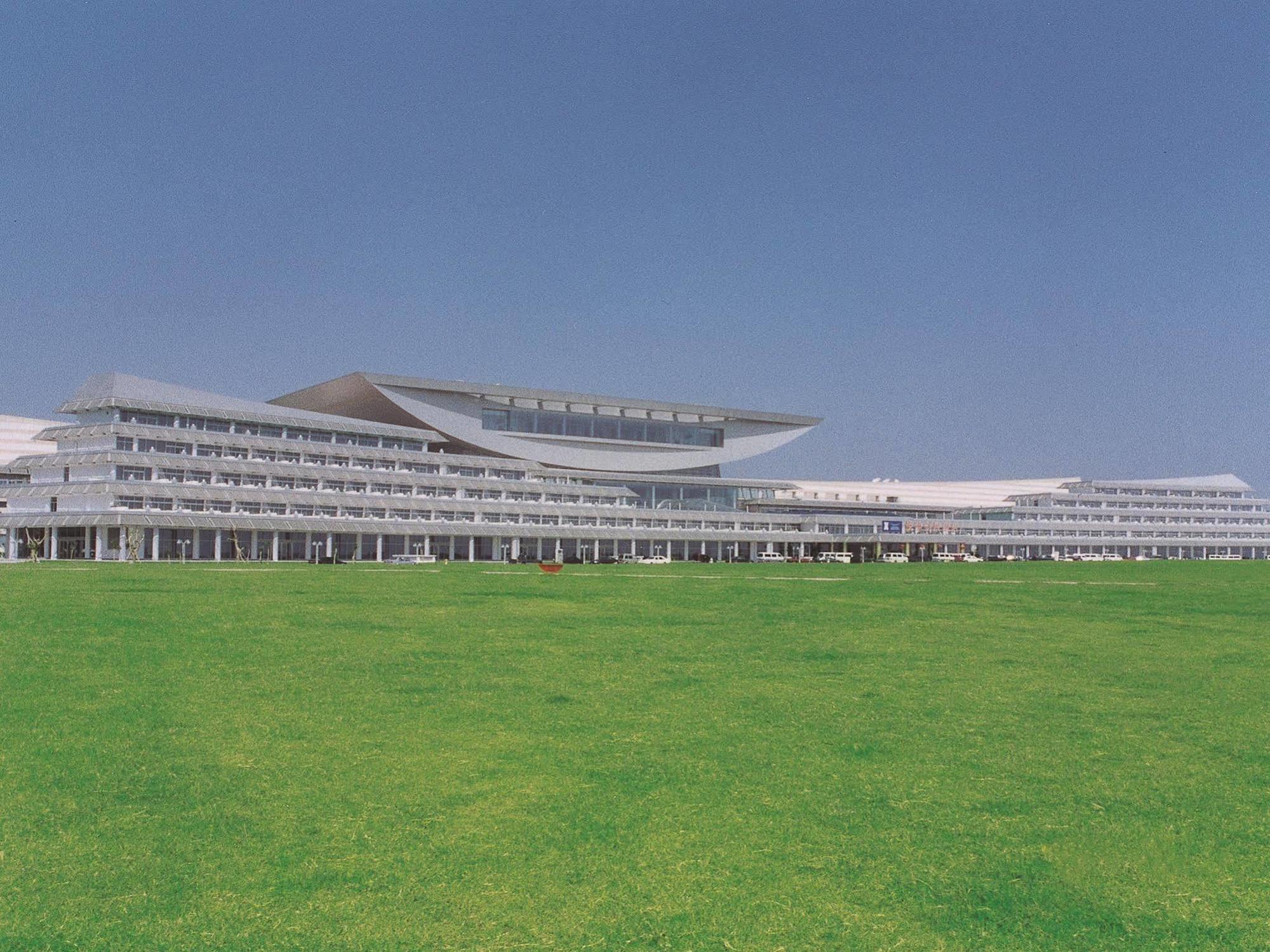 Xiamen International Seaside Hotel -Hotel Corridor Leads To The Stone Exhibition Hall Bagian luar foto