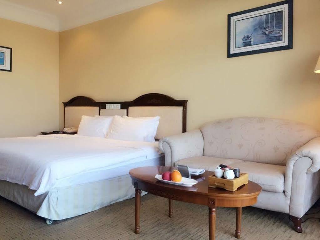 Xiamen International Seaside Hotel -Hotel Corridor Leads To The Stone Exhibition Hall Bagian luar foto